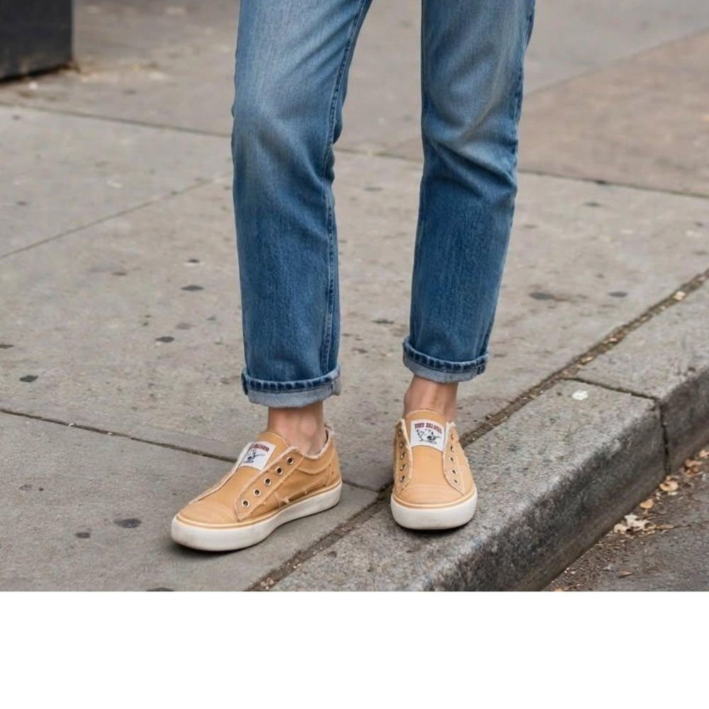 True Religion Korey Canvas Sneakers Women's 7.5 Orange Distressed Chuck Style